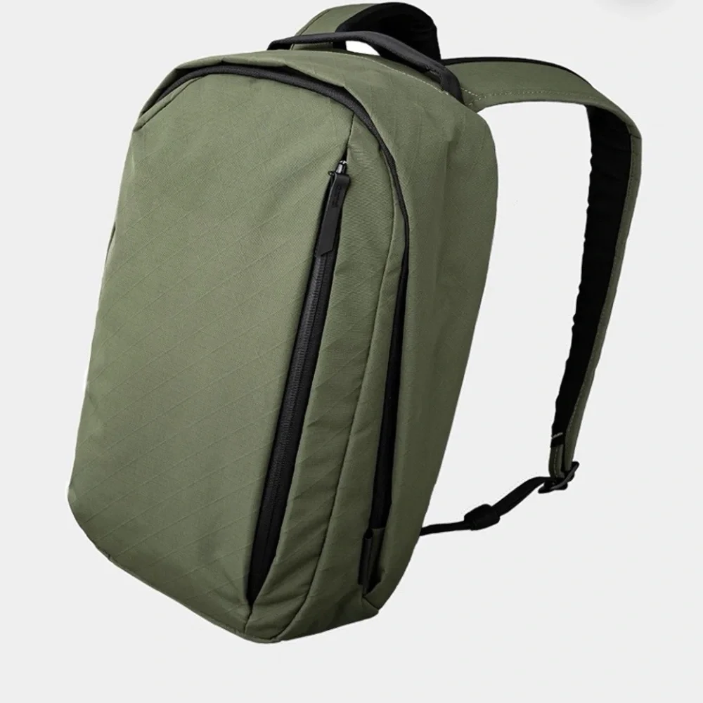 NWT Alpaka Metro Backpack 12L in light green A1